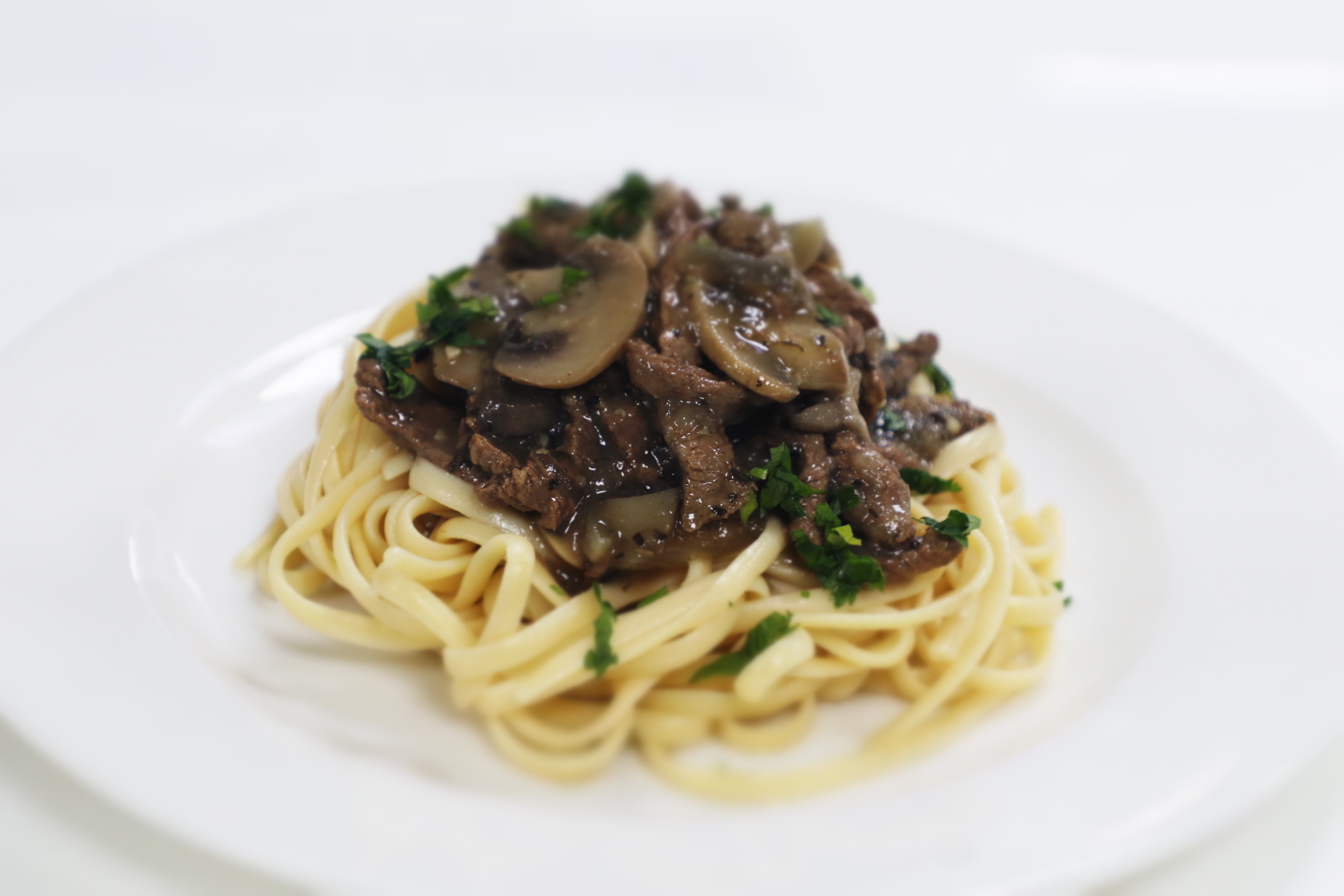 354 SIMMERED SIRLOIN WITH NOODLES