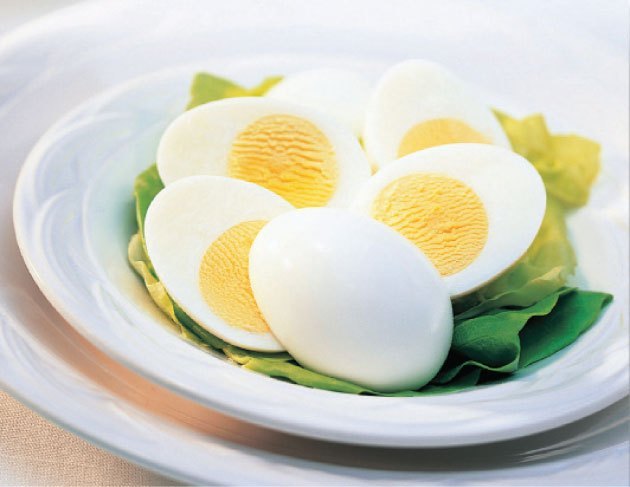 البيض مصدر غني بالبروتين الضروري لبناء العضلات -(أرشيفية)
